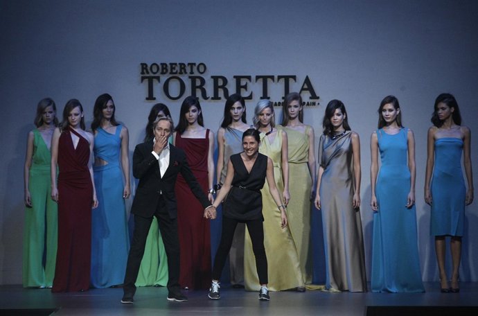 Desfile Roberto Torreta