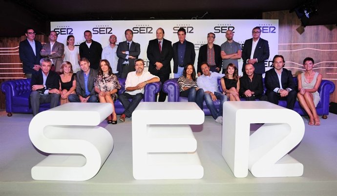 Foto De Familia Cadena SER (BEATRIZ VELASCO)                     