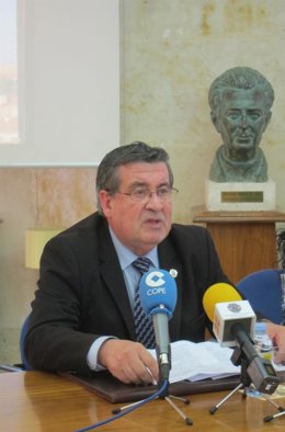 El rector de la UPSA en la presentación de las actividades del nuevo curso