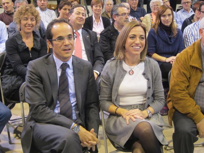 Carme Chacón Y Francesc Vallès (PSC) En Reus