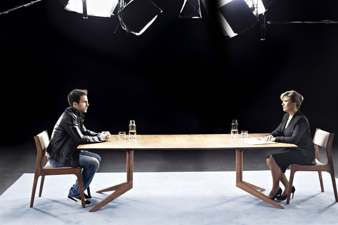 Cesc Fàbregas y Julia Otero en la campaña de Banco Sabadell