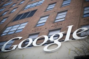 El símbolo de Google en su casa matriz de Nueva York, ene 8 2013