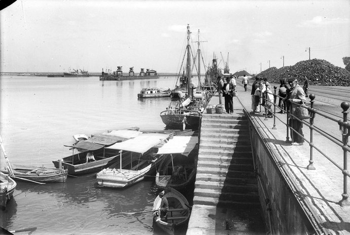 Imagen de la muestra 'La Huelva de Thomas y Roisin desde inicios del s.XX'.