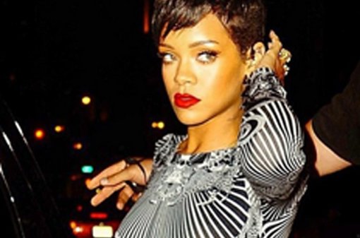 Manual de cómo mandar indirectas a tu ex: Rihanna te enseña