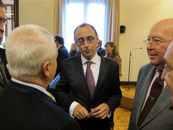 El Subdelegado Del Gobierno En Barcelona E.Ablanedo