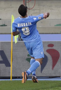 Gonzalo Higuaín celebra un tanto con el Nápoles