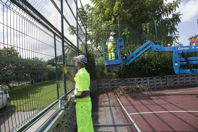 El Valle de Camargo mejora los cerramientos de las pistas deportivas 