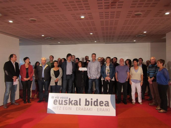 Representantes de EH Bildu presentan la 'Vía Vasca'