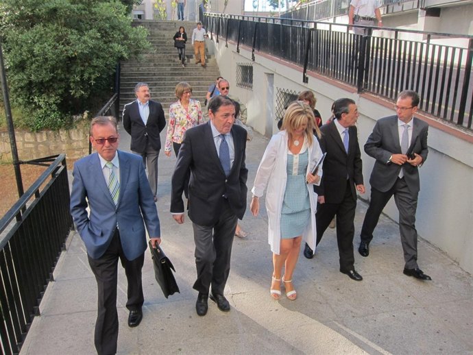 Aguado visita el hospital de Salamanca