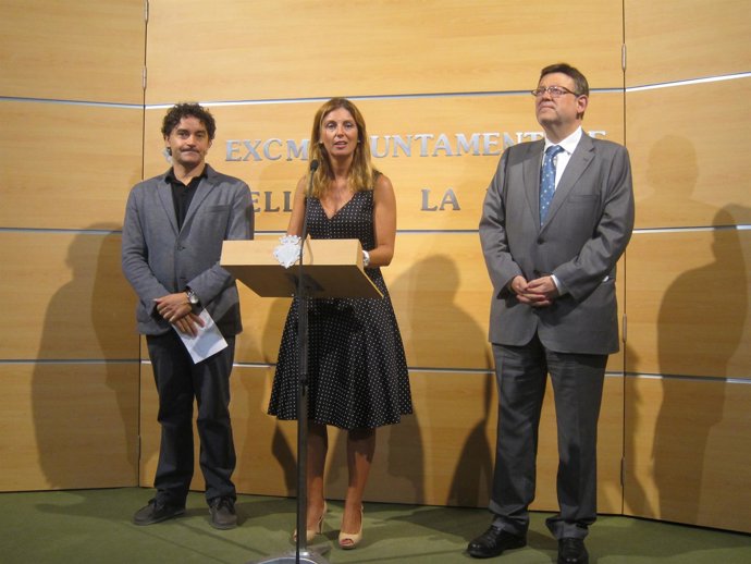 Ximo Puig (a la derecha) en Castellón 