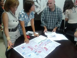 La portavoz socialista en Málaga, María Gámez, y otros ediles del PSOE