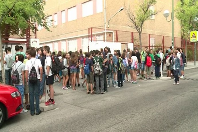 Los alumnos de Secundaria vuelven a los institutos