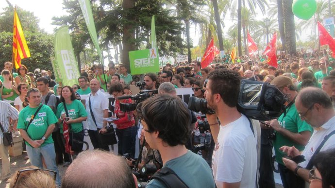 Huelga en educación frente al Consolat de Mar