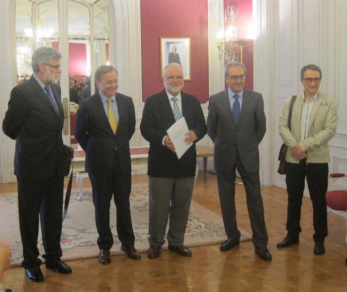 Comité de Expertos entrega el informe sobre financiación a Cotino