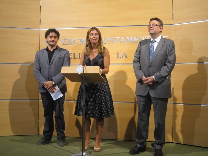 Ximo Puig (a la derecha) en Castellón 