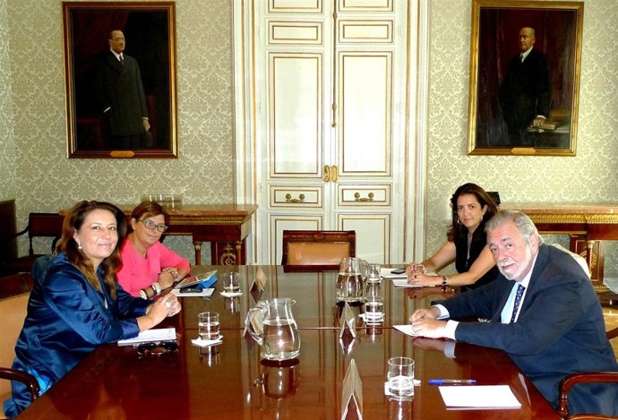Carmen Crespo y Antonio Beteta en la Delegación del Gobierno de Andalucía
