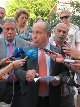 El alcalde de Granada, José Torres Hurtado.