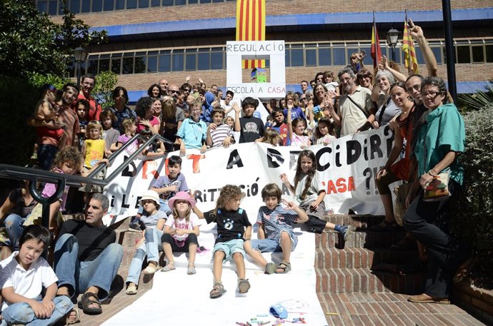 Protesta de familias que educan en casa
