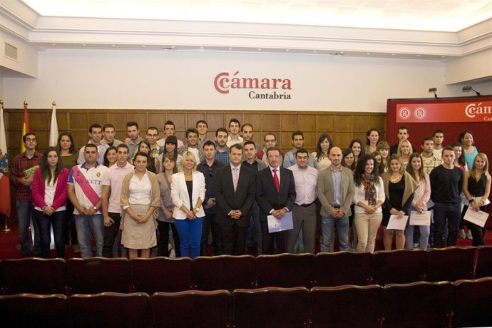 Alumnos que hacen prácticas en Leroy Merlin 