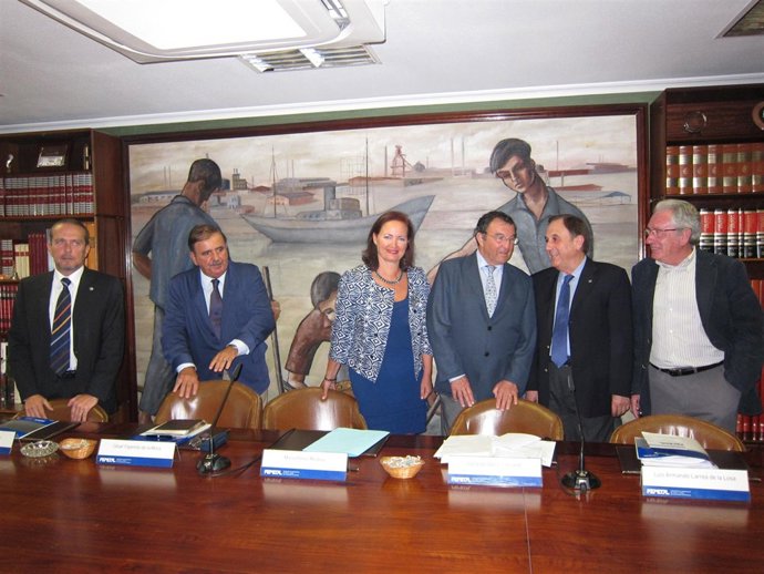 Presentación coyuntura económica semestre 2013 de Femetal