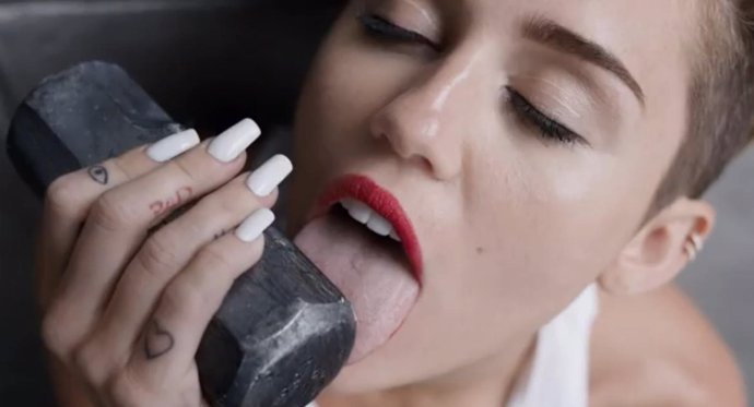 Wrecking ball de Miley Cyrus bate el recor de visitas
