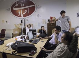 Periodistas en diario Etemad-e Melli de Teherán