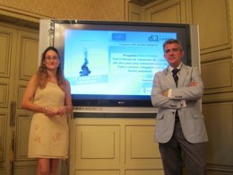 Arroita y la jefa de División de Medio Ambiente de la empresa Cartif.