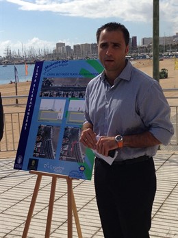 Ángel Sabroso durante la presentación del carril-bici en Alcaravaneras