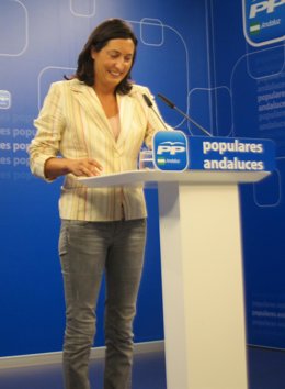 La vicesecretaria del PP-A Dolores López Gabarro hoy en rueda de prensa