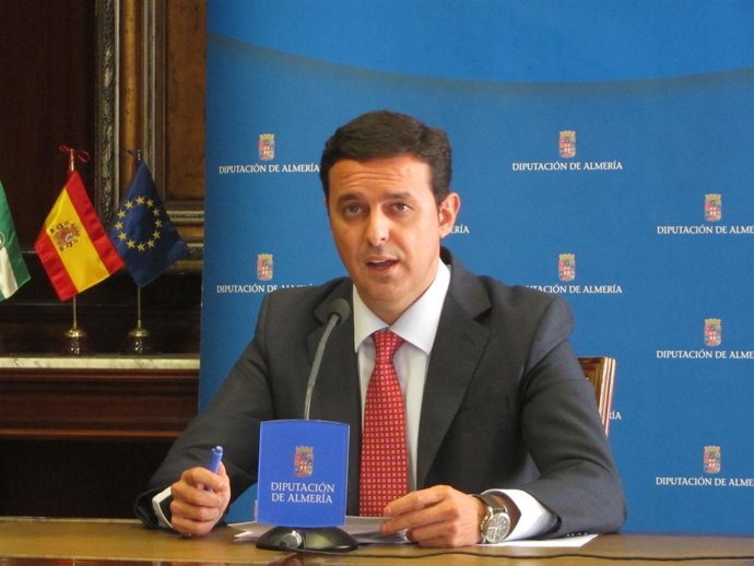 El secretario general del PP de Almería, Javier Aureliano García