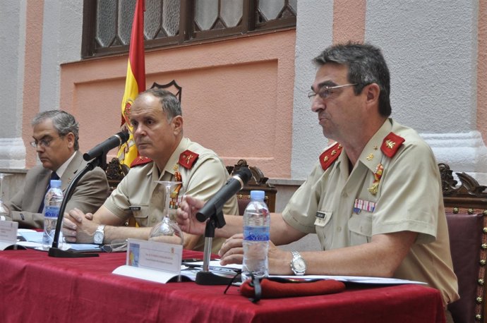 Jaime Sanau (izda)., Jerónimo de Gregorio y Gonzalo Escalona.