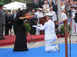 La Reina entrega la Bandera de Combate del buque 'Juan Carlos I'