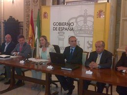 La ministra de Fomento, Ana Pastor.