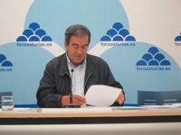 Cascos afirma que "tan irresponsable es gastar de más como convertir Asturias en una entidad de ahorro"