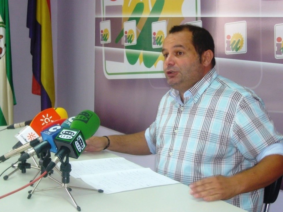 El portavoz de IULV-CA en la Diputación, Rafael Sánchez Rufo.