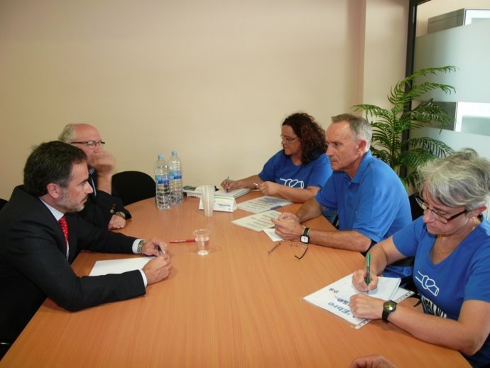 El presidente de la CHE y miembros de la Plataforma