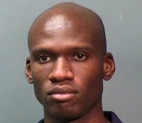 EEUU.- El autor del tiroteo disparó contra la Policía durante más de media hora antes de caer abatido