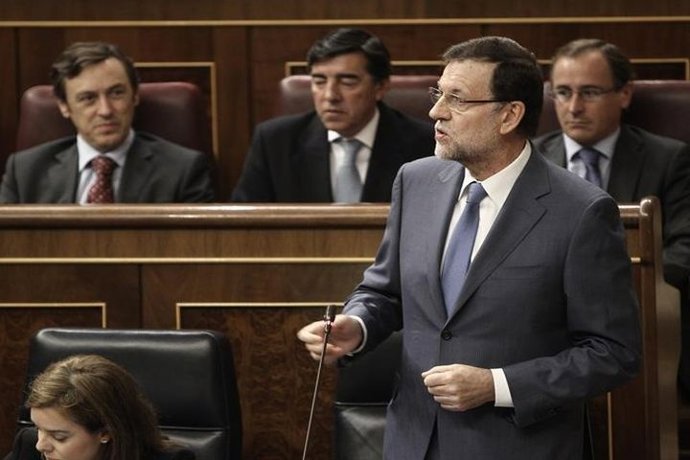 Rajoy defiende el diálogo y exige a Mas responsabilidad