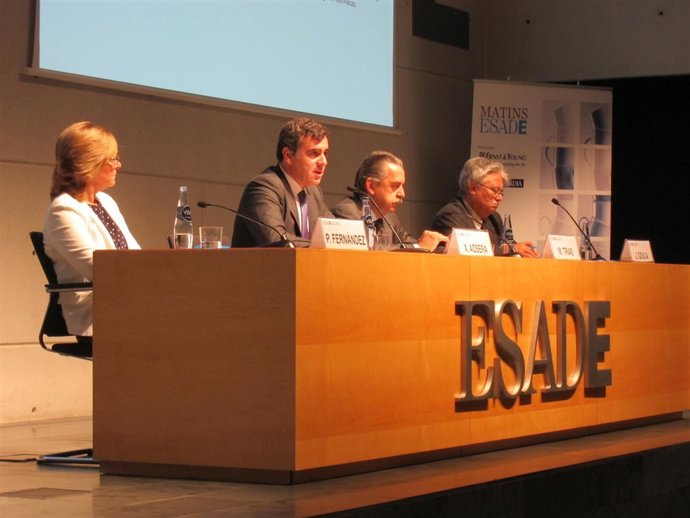 Segundo por la izqda. Xavier Adserà, consejero delegado de Veremonte