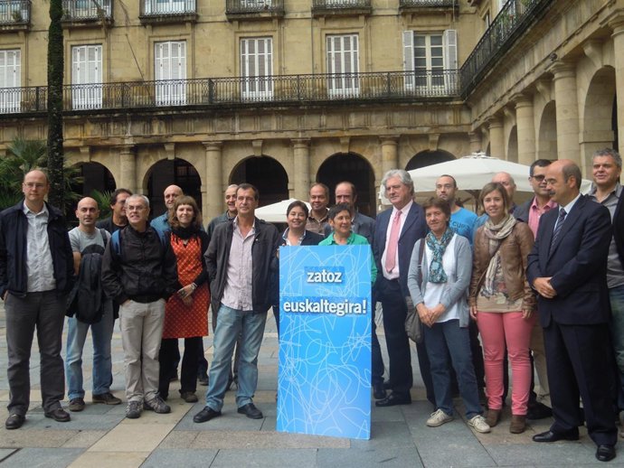 Partcipantes en el llamamiento a trabajadores