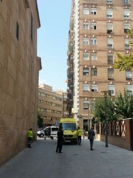 Un individuo con problemas mentales se atrinchera en su vivienda en Murcia
