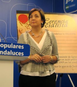 La vicesecretaria de Organización del PP-A, Ana Corredera, en rueda de prensa
