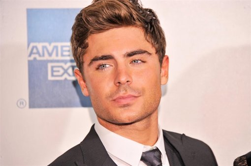 Zac Efron habría ingresado en rehabilitación para tratar su addición a la coca