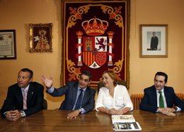 Soriano se reúne con alcalde y agricultores de la comarca de Corral de Calatrava