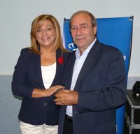 Valenciano insiste en un rechazo "clarísimo" al derecho a decidir y acusa a Rajoy de usar "tretas" para no responder