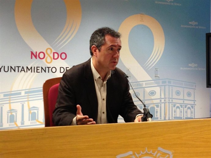 Espadas en rueda de prensa.