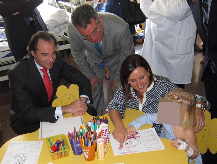 Manuel Llombart (izquierda) y María José Català