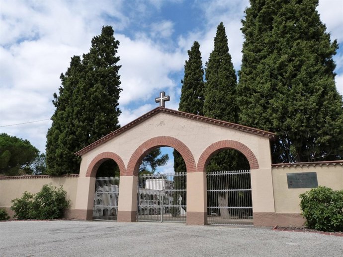 Cementerio de Palau-Solità i Plegamans