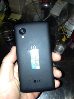 Prototipo de Nexus 5 perdido en un bar