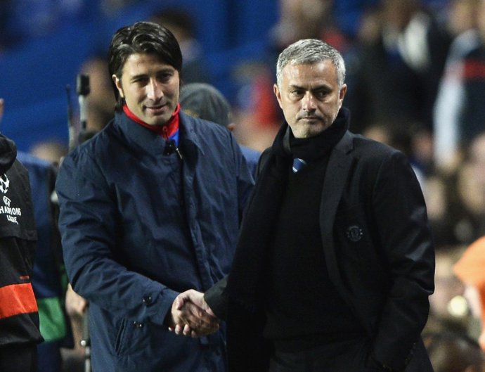 Jose Mourinh, triste tras una derrota del Chelsea